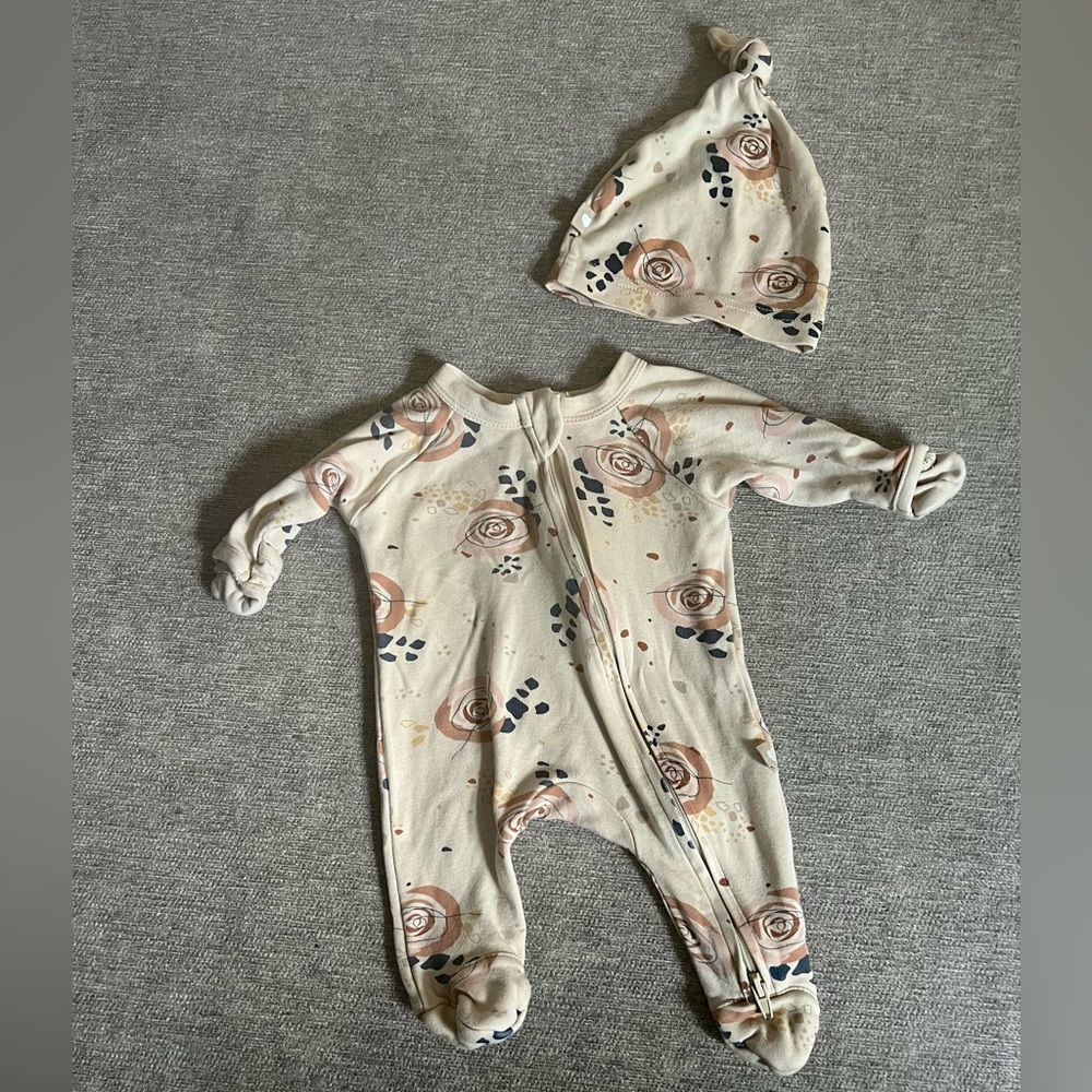 Goumi Kids x Babylist newborn organic cotton footie and knotted hat